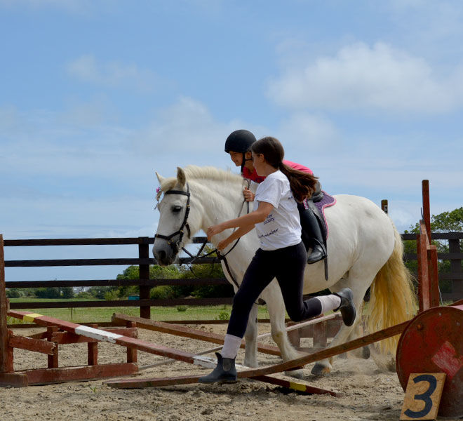 horse-riding-lesson-hazelwood-stables-10