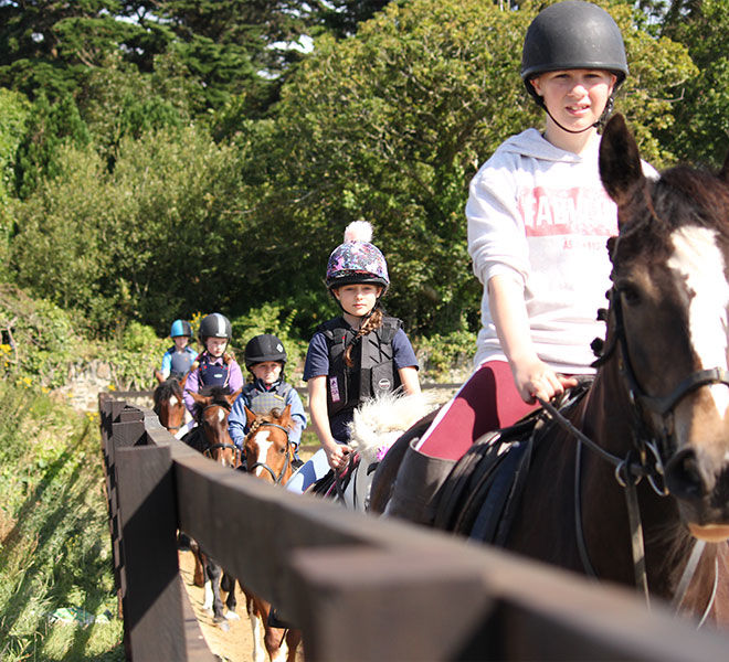 horse-riding-lesson-hazelwood-stables-6