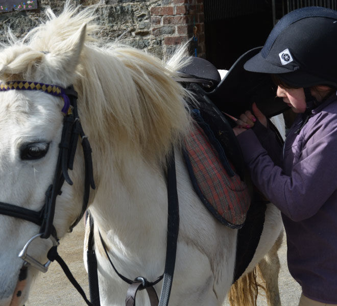 horse-riding-lesson-hazelwood-stables-7